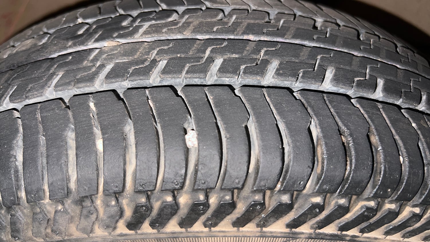 Used 2015 Maruti Suzuki Alto K10 VXi AMT Petrol Automatic tyres RIGHT FRONT TYRE TREAD VIEW