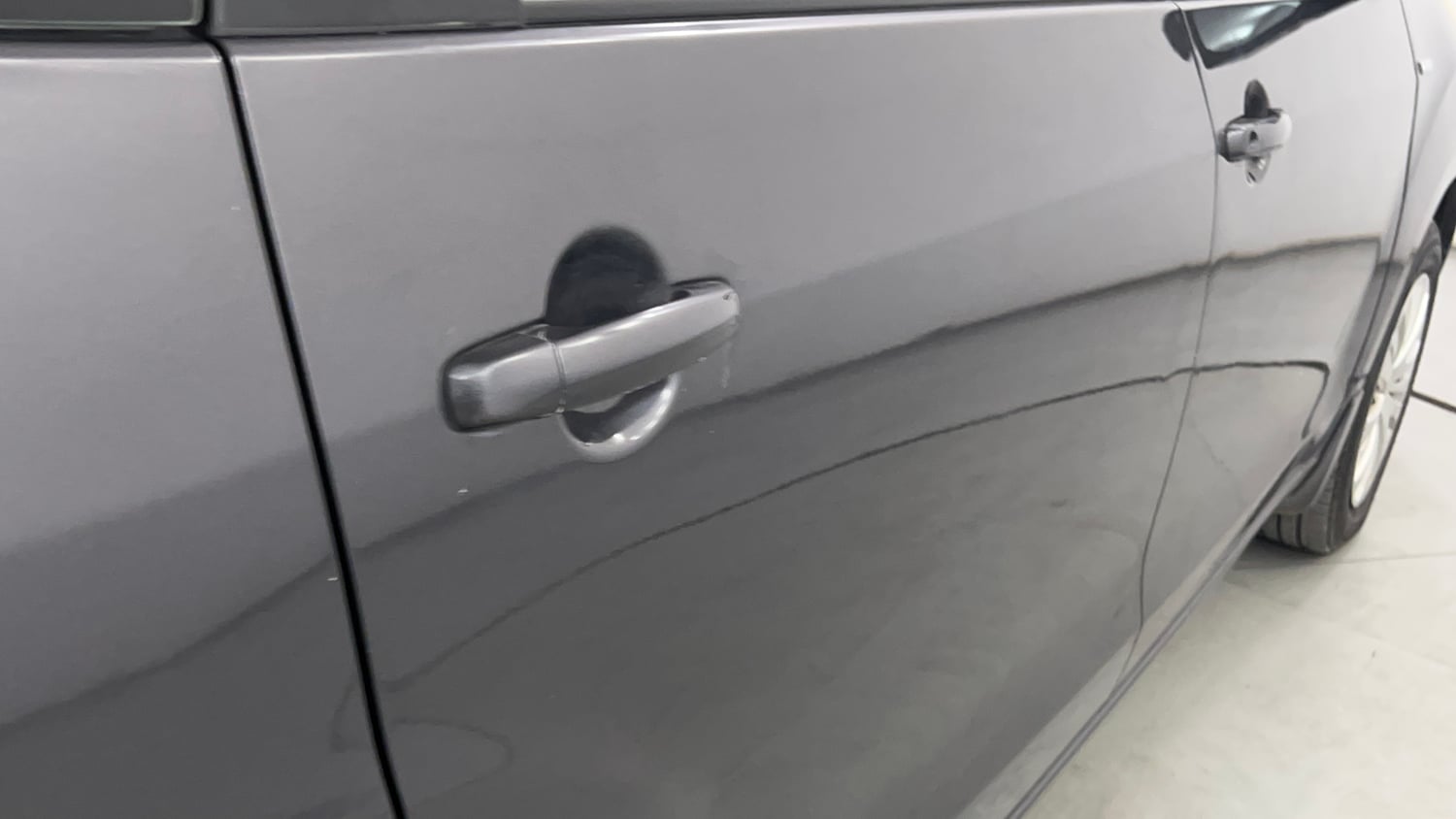 Used 2013 Maruti Suzuki Ertiga Vxi Petrol Manual dents MINOR SCRATCH