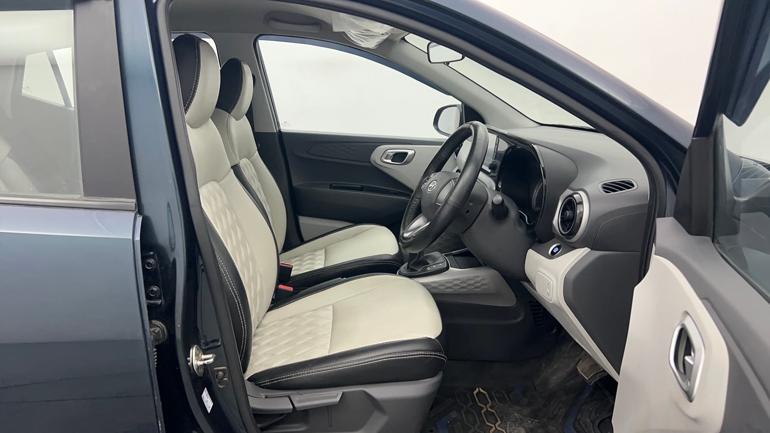 Used 2022 Hyundai Grand i10 Nios Asta AMT 1.2 Kappa VTVT Petrol Automatic interior RIGHT SIDE FRONT DOOR CABIN VIEW