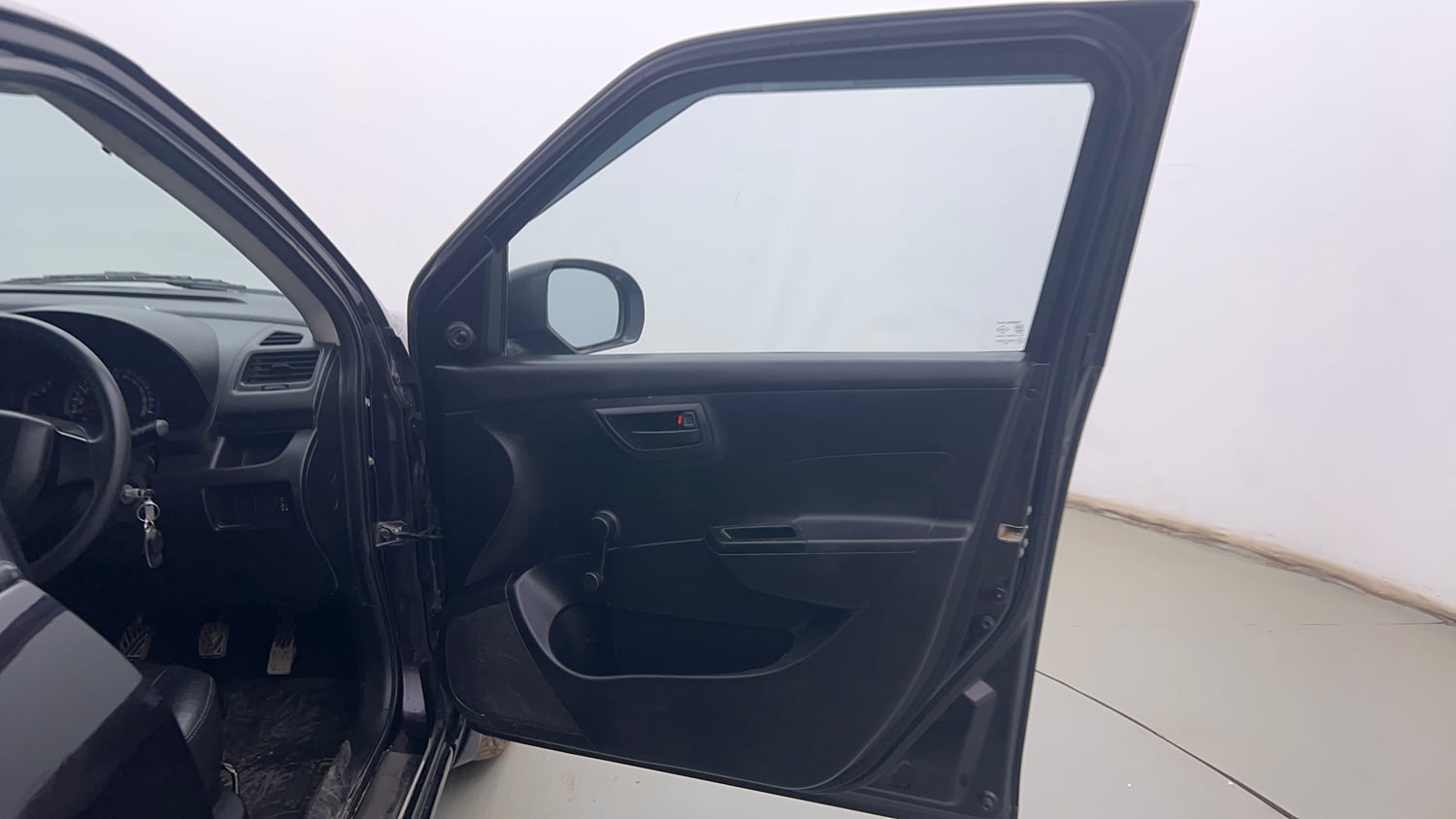 Used 2015 Maruti Suzuki Swift LXi Petrol Manual interior RIGHT FRONT DOOR OPEN VIEW