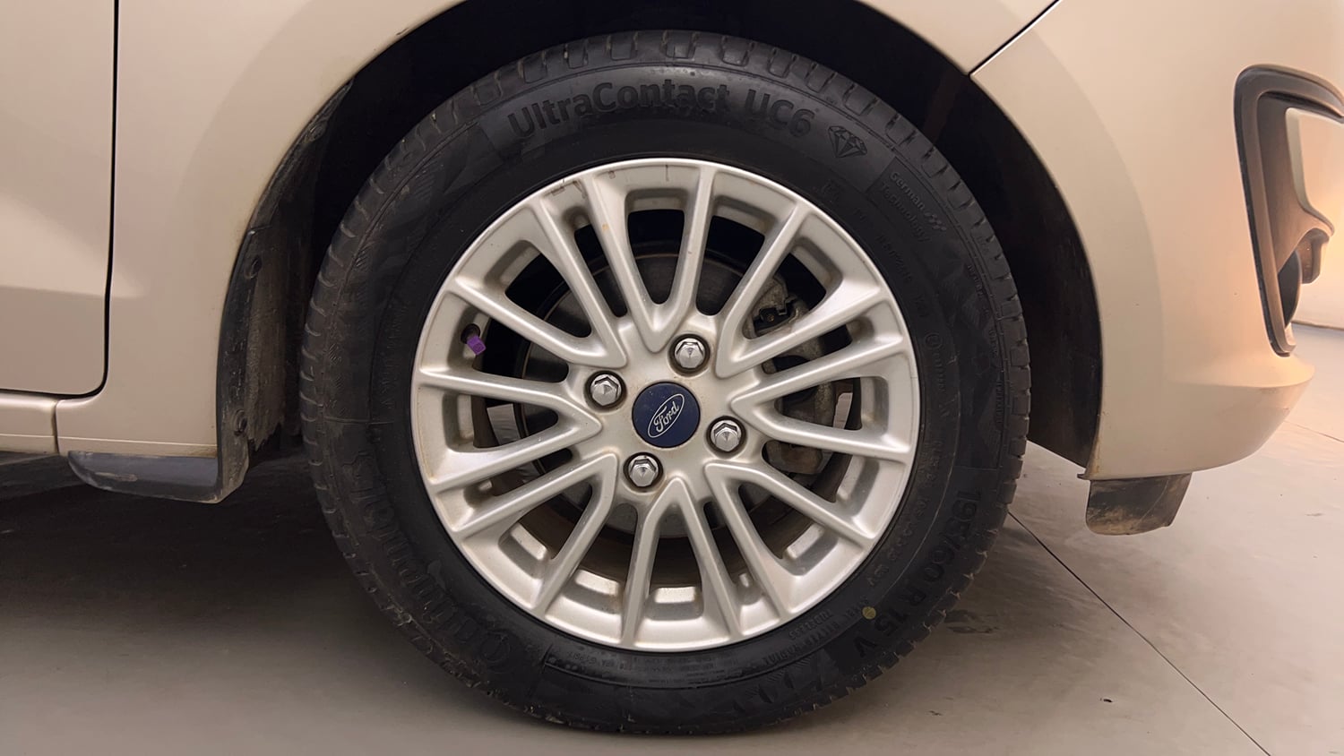 Used 2020 Ford Figo Aspire Titanium1.5 TDCi Diesel Manual tyres RIGHT FRONT TYRE RIM VIEW