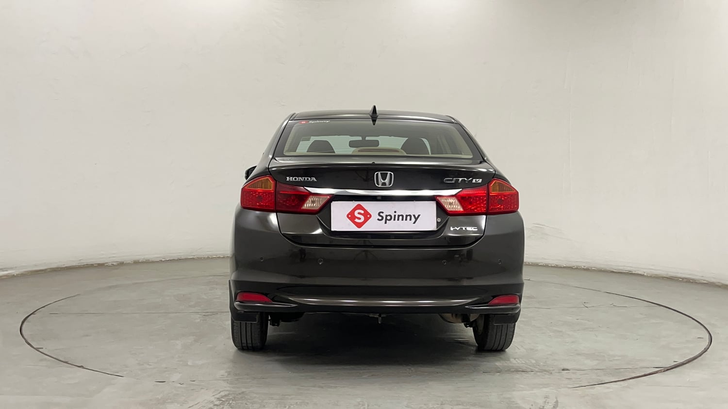 Used 2016 Honda City V Petrol Manual exterior BACK VIEW