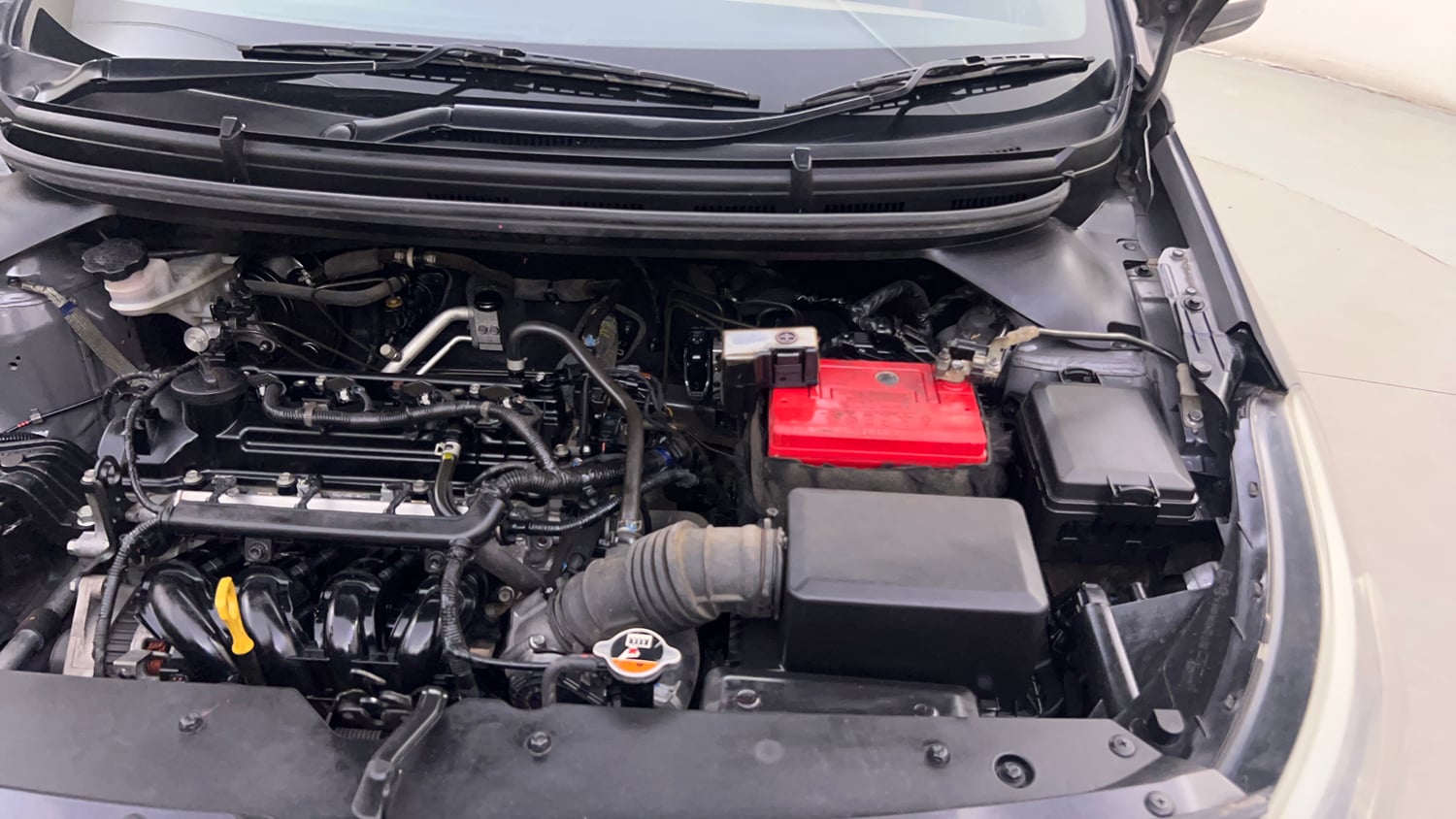 Used 2018 Hyundai Elite i20 Asta 1.2 Petrol Manual engine ENGINE LEFT SIDE HINGE & APRON VIEW