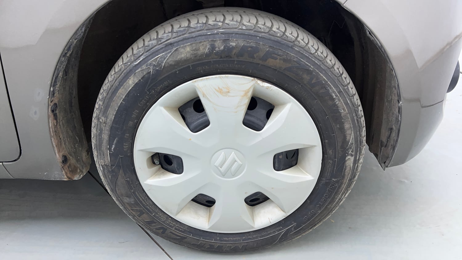 Used 2021 Maruti Suzuki Wagon R 1.0 VXi 1.0 Petrol Manual tyres RIGHT FRONT TYRE RIM VIEW