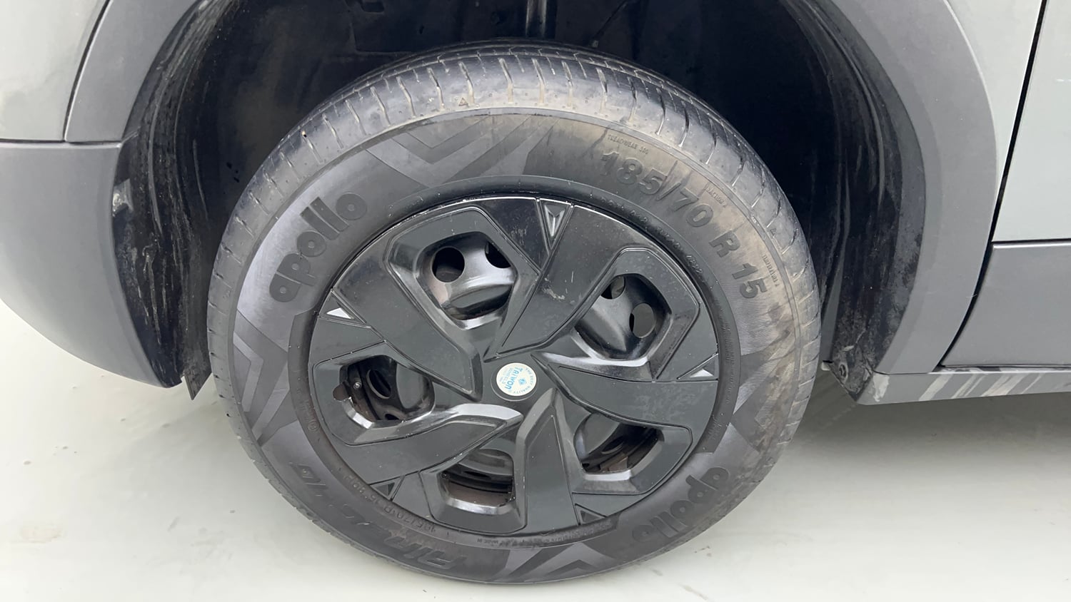 Used 2023 Tata Punch Pure MT Petrol Manual tyres LEFT FRONT TYRE RIM VIEW