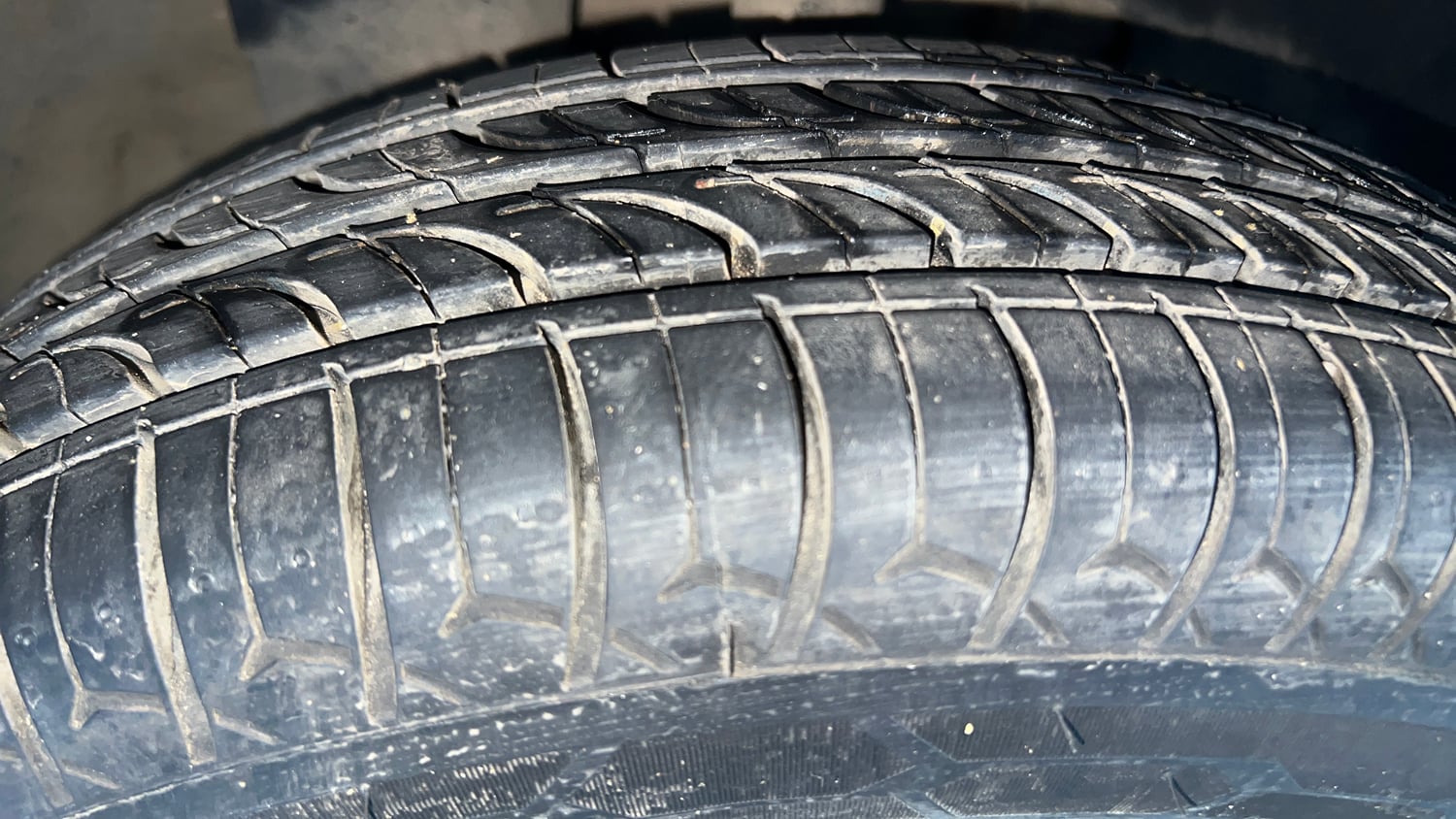 Used 2016 Renault Kwid 1.0 RXT Petrol Manual tyres RIGHT FRONT TYRE TREAD VIEW
