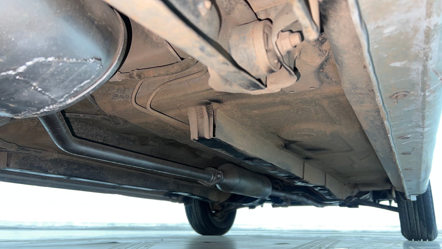Used 2015 Maruti Suzuki Wagon R LXI Petrol Manual extra REAR RIGHT UNDERBODY VIEW