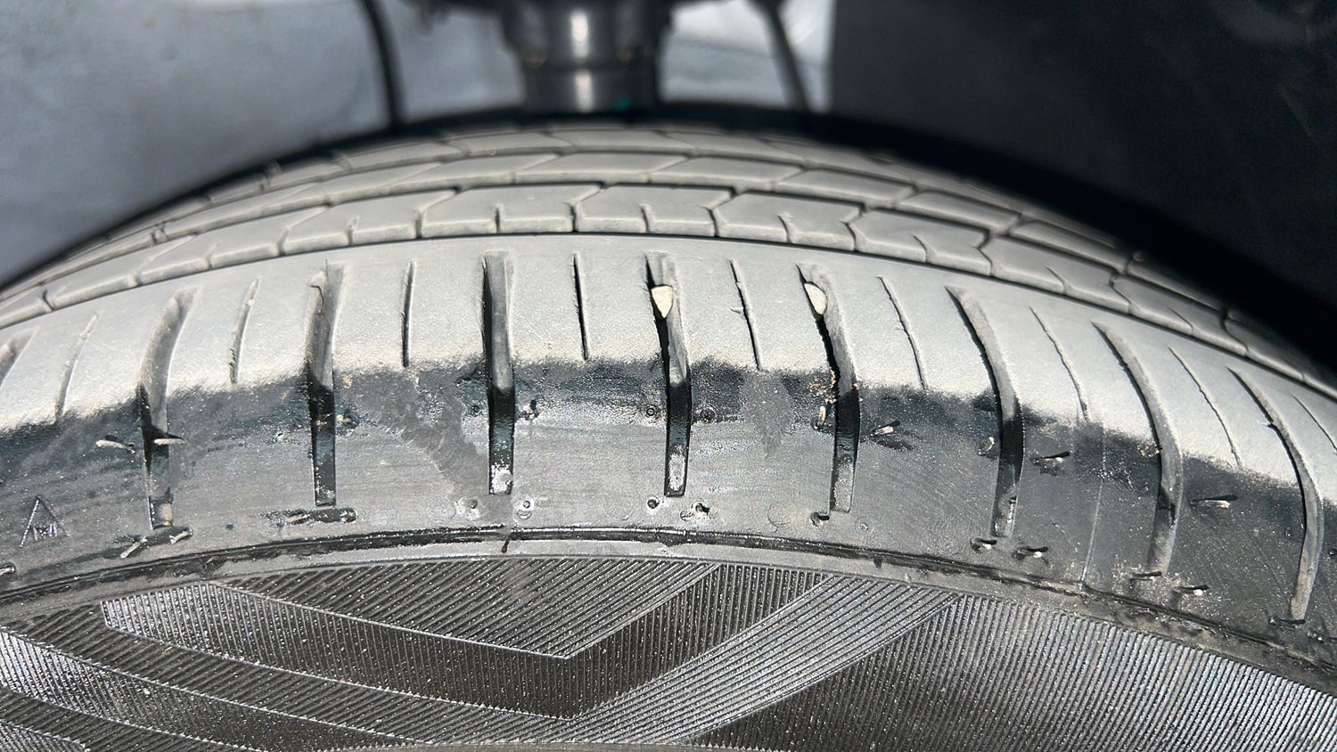 Used 2025 Hyundai New i20 Asta (O) 1.2 MT Petrol Manual tyres RIGHT FRONT TYRE TREAD VIEW