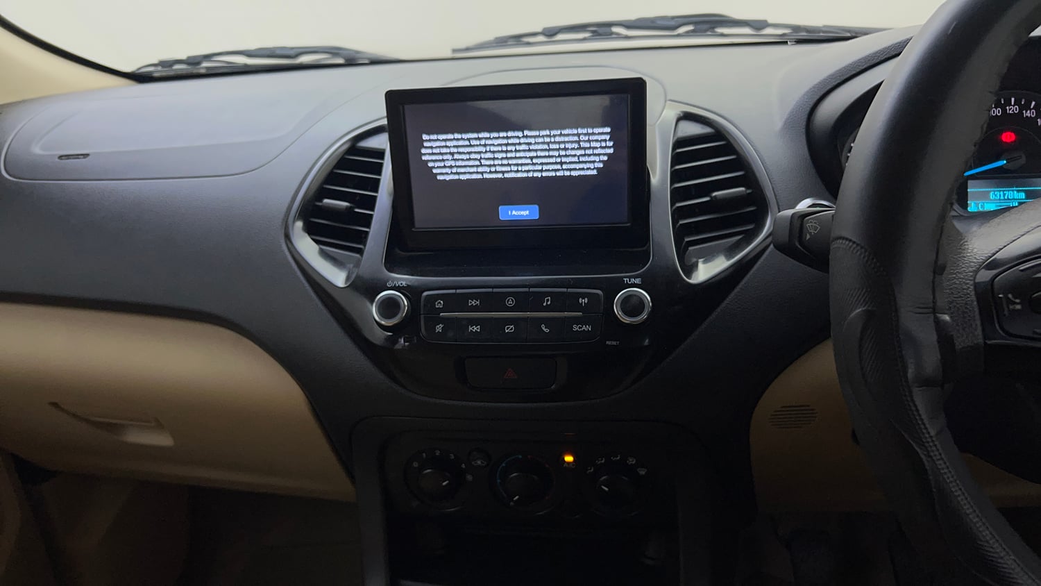 Used 2020 Ford Figo Aspire Titanium1.5 TDCi Diesel Manual top_features Touch screen infotainment system