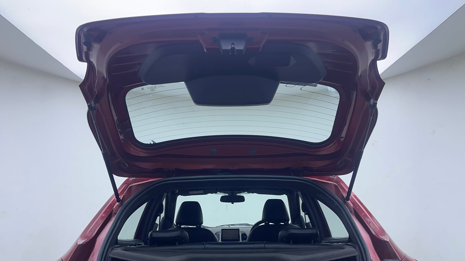 Used 2019 Ford Freestyle Titanium 1.2 Ti-VCT Petrol Manual interior DICKY DOOR OPEN VIEW