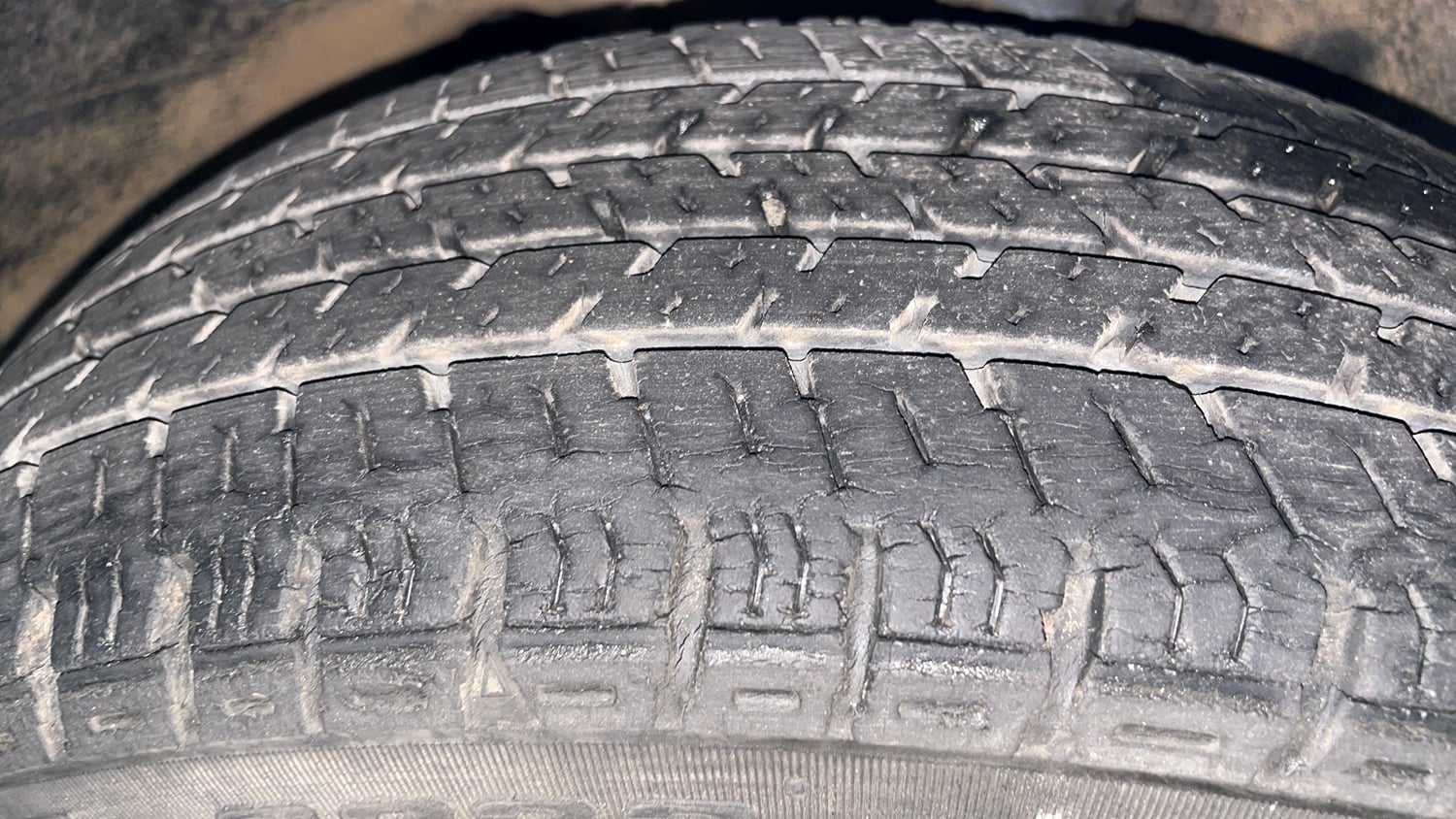 Used 2016 Maruti Suzuki Alto K10 VXi AMT Petrol Automatic tyres RIGHT FRONT TYRE TREAD VIEW