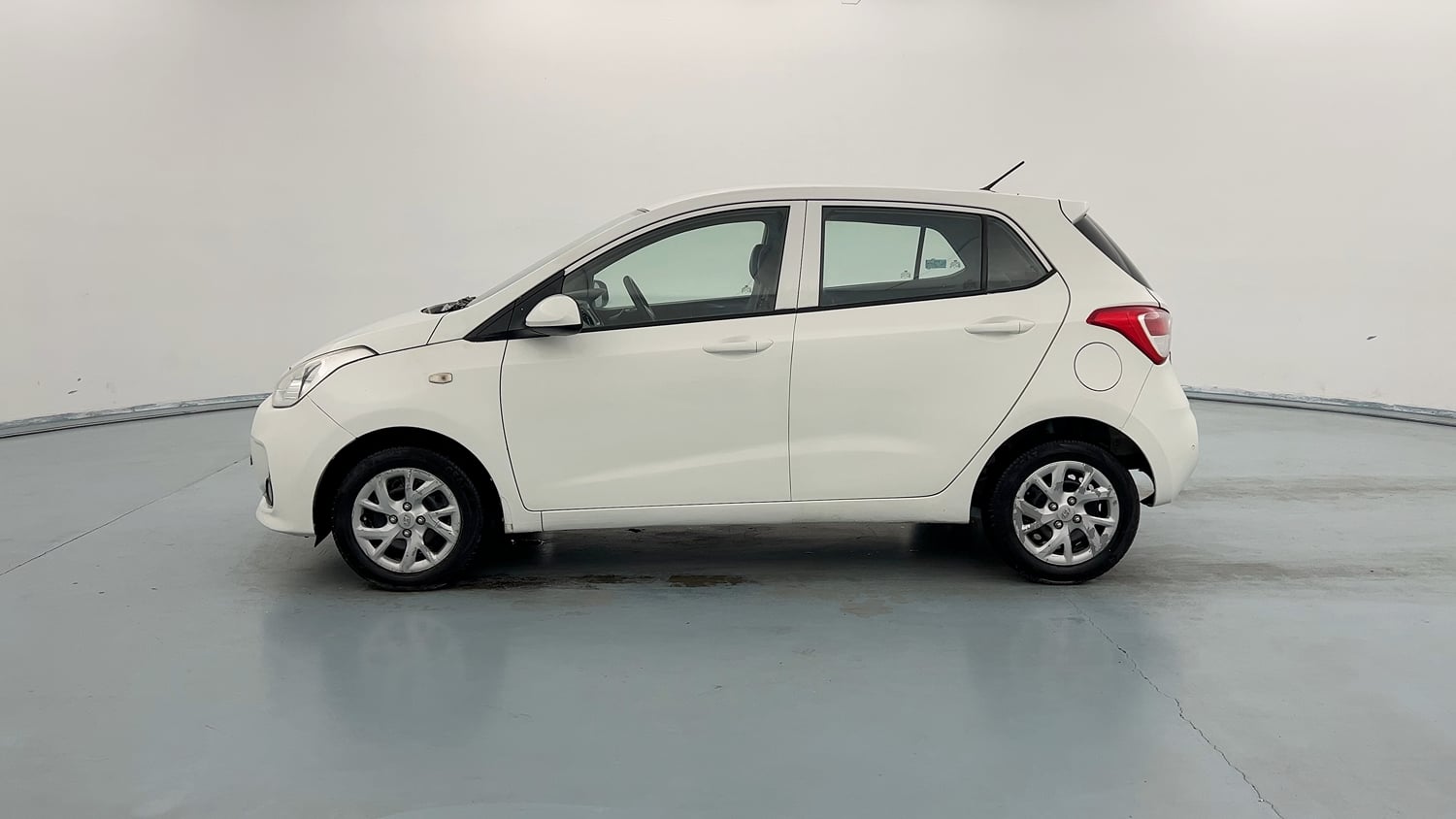 Used 2018 Hyundai Grand i10 Sportz 1.2 Kappa VTVT Petrol Manual exterior LEFT SIDE VIEW