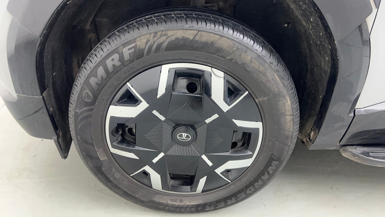 Used 2026 Tata Sierra Pure P MT Petrol Petrol Manual tyres LEFT FRONT TYRE RIM VIEW