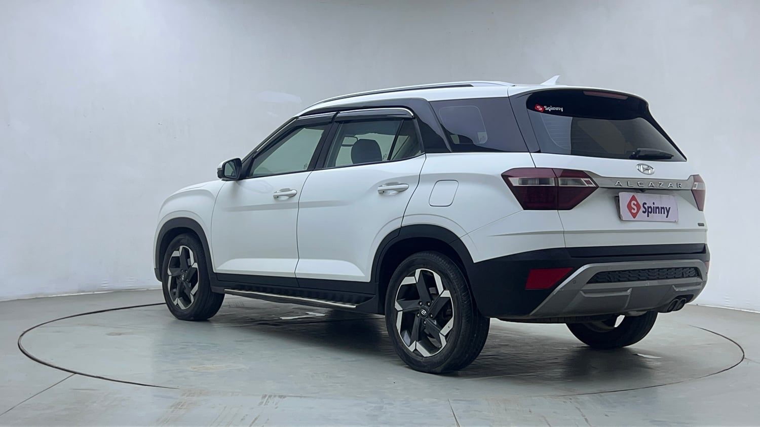 Used 2022 Hyundai Alcazar Signature (O) 6 STR 1.5 Diesel AT Diesel Automatic exterior LEFT REAR CORNER VIEW