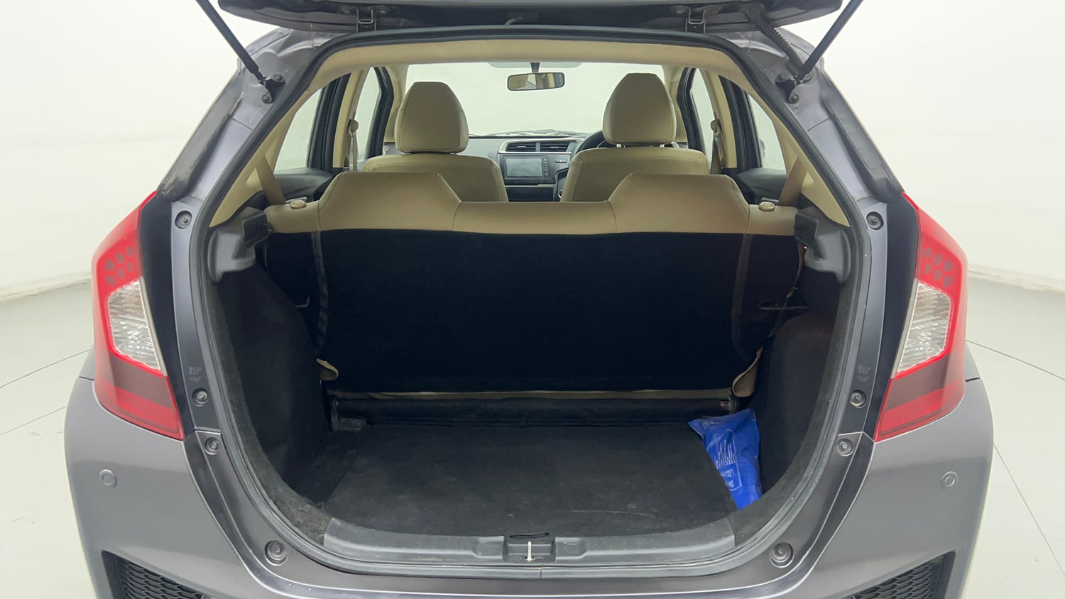 Used 2019 Honda Jazz VX CVT Petrol Petrol Automatic interior DICKY INSIDE VIEW