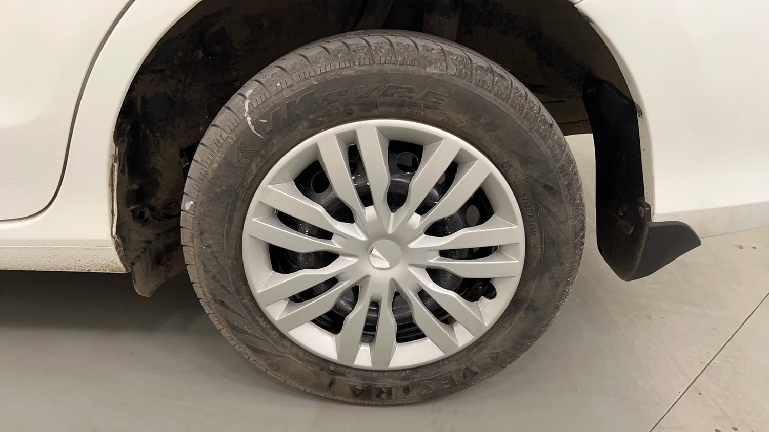 Used 2022 Honda Amaze S CVT 1.2 Petrol Petrol Automatic tyres LEFT REAR TYRE RIM VIEW
