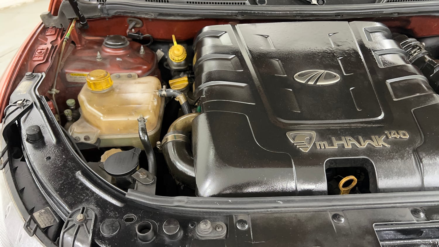 Used 2016 Mahindra XUV500 W10 AT Diesel Automatic engine ENGINE RIGHT SIDE VIEW
