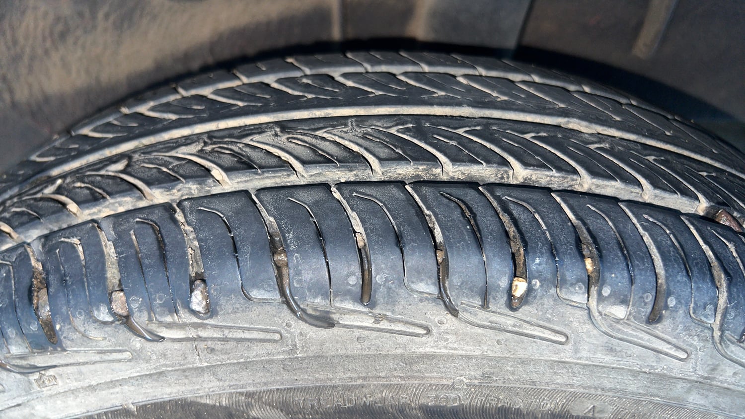Used 2020 Renault Triber RXT Petrol Manual tyres LEFT REAR TYRE TREAD VIEW