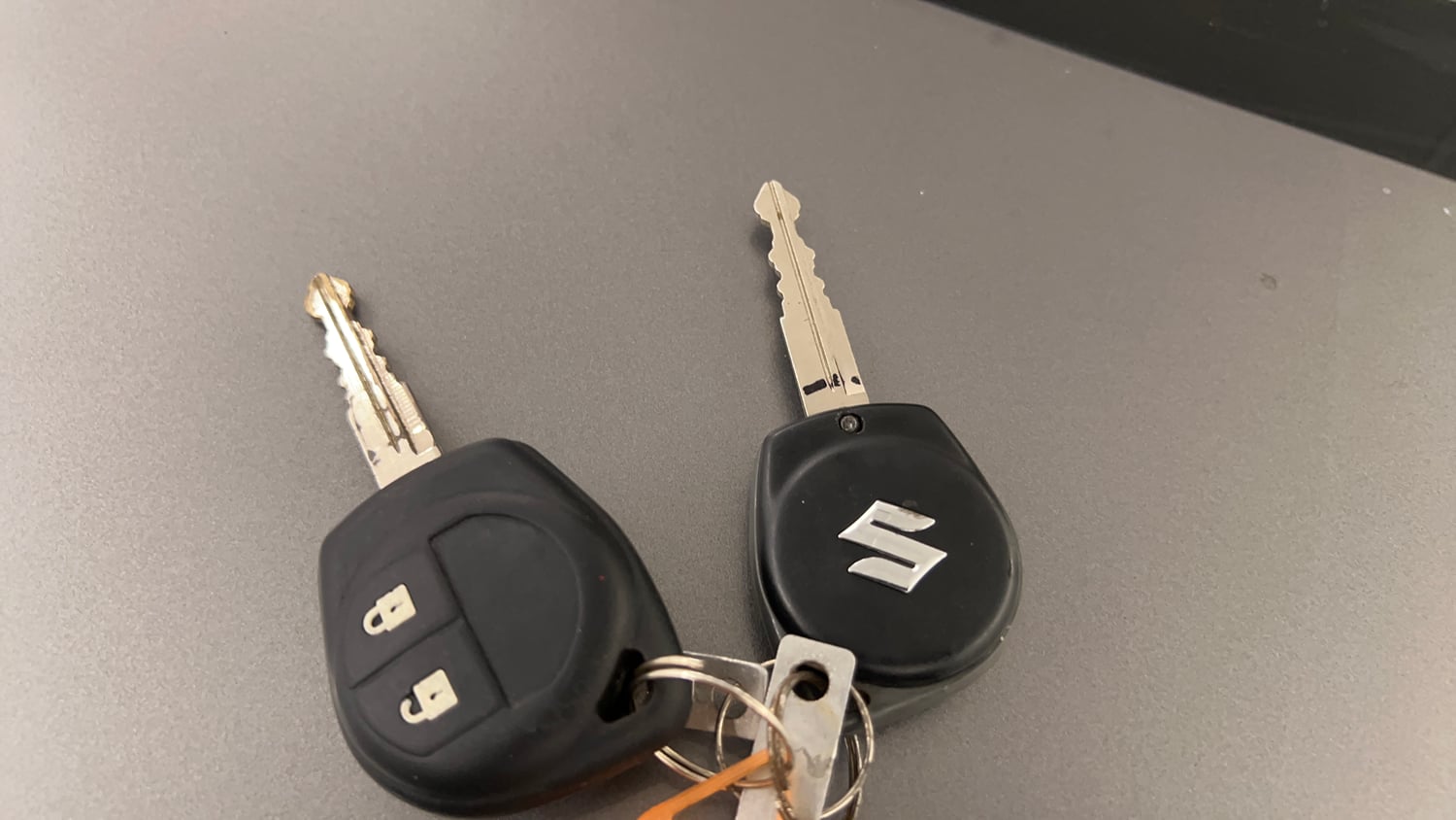 Used 2013 Maruti Suzuki Swift Dzire ZXI Petrol Manual extra CAR KEY VIEW