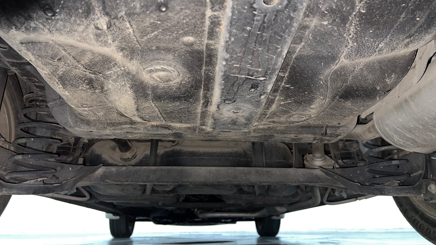 Used 2017 Honda City V Petrol Manual extra REAR UNDERBODY VIEW (TAKEN FROM REAR)