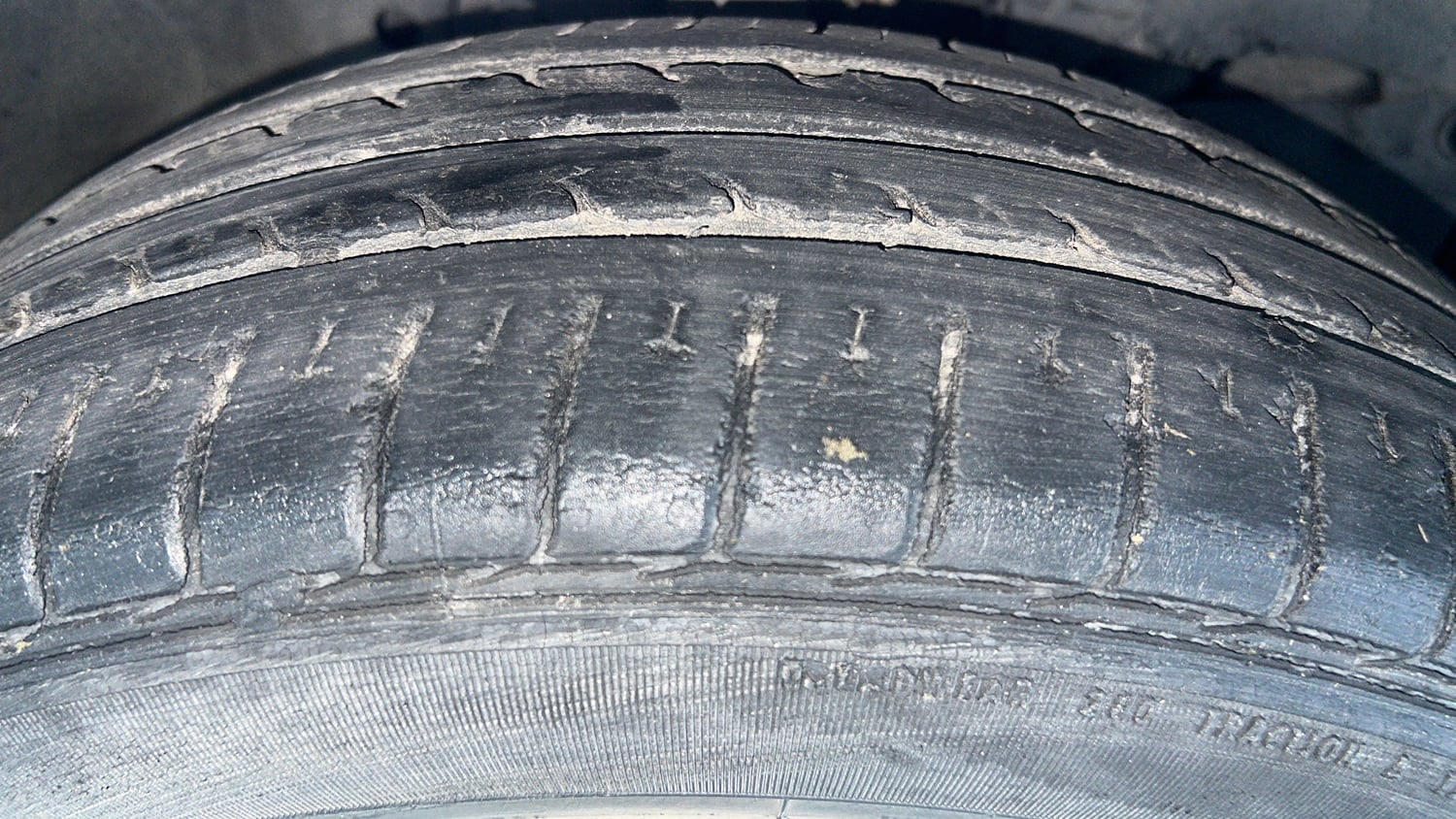 Used 2017 Honda City V Petrol Manual tyres RIGHT FRONT TYRE TREAD VIEW