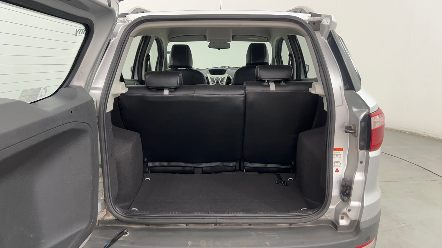Used 2017 Ford EcoSport Titanium 1.5L Ti-VCT AT Petrol Automatic interior DICKY INSIDE VIEW