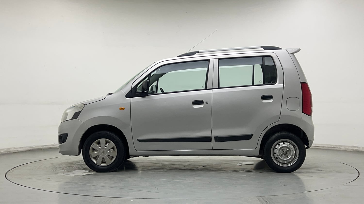 Used 2015 Maruti Suzuki Wagon R LXI Petrol Manual exterior LEFT SIDE VIEW