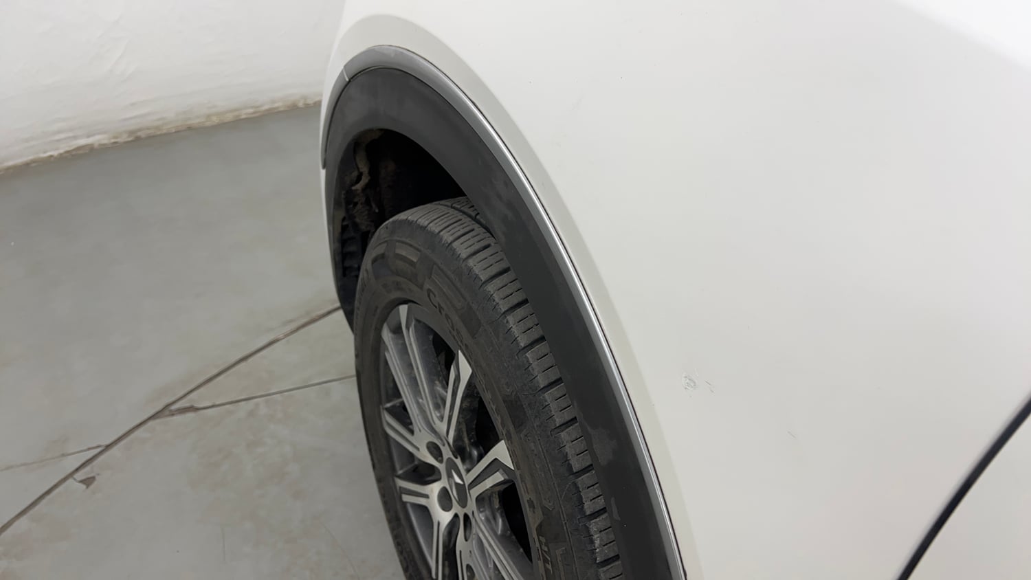 Used 2022 Mahindra XUV700 AX 7 Petrol AT 7 STR Petrol Automatic dents MINOR DENT