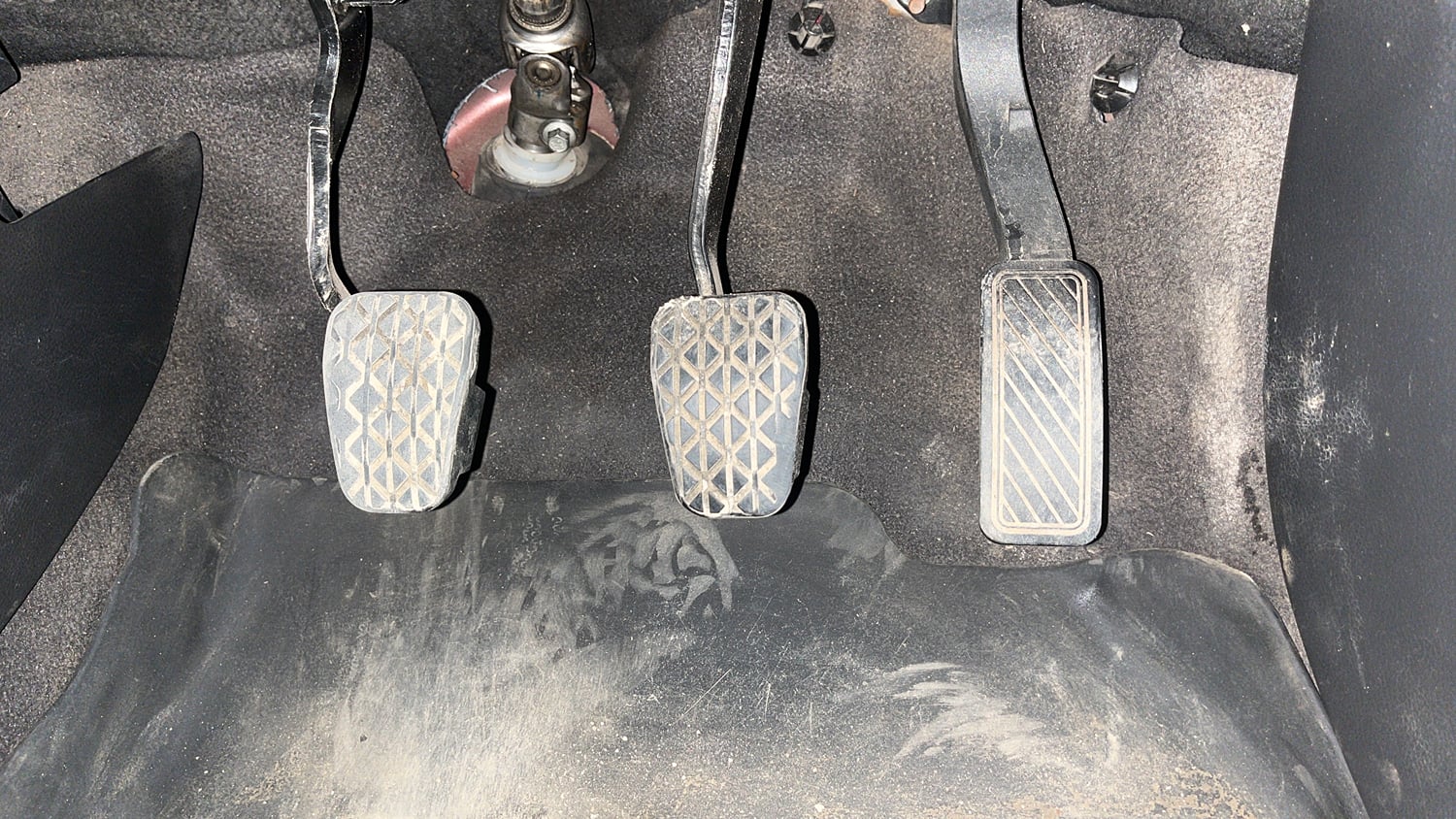 Used 2019 Ford Freestyle Titanium 1.2 Ti-VCT Petrol Manual interior PEDALS VIEW