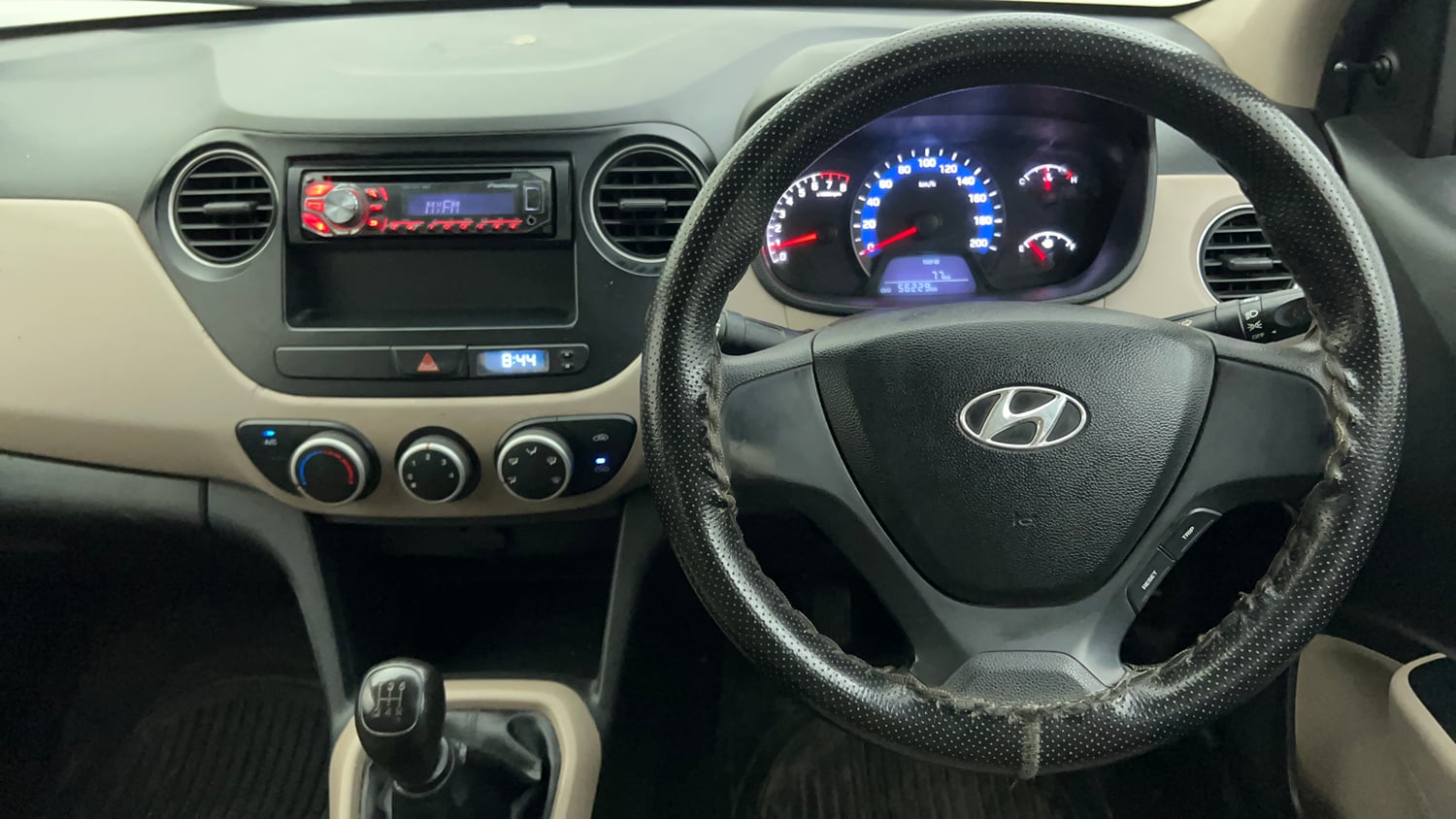 Used 2014 Hyundai Xcent Base 1.2 Petrol Manual interior STEERING VIEW
