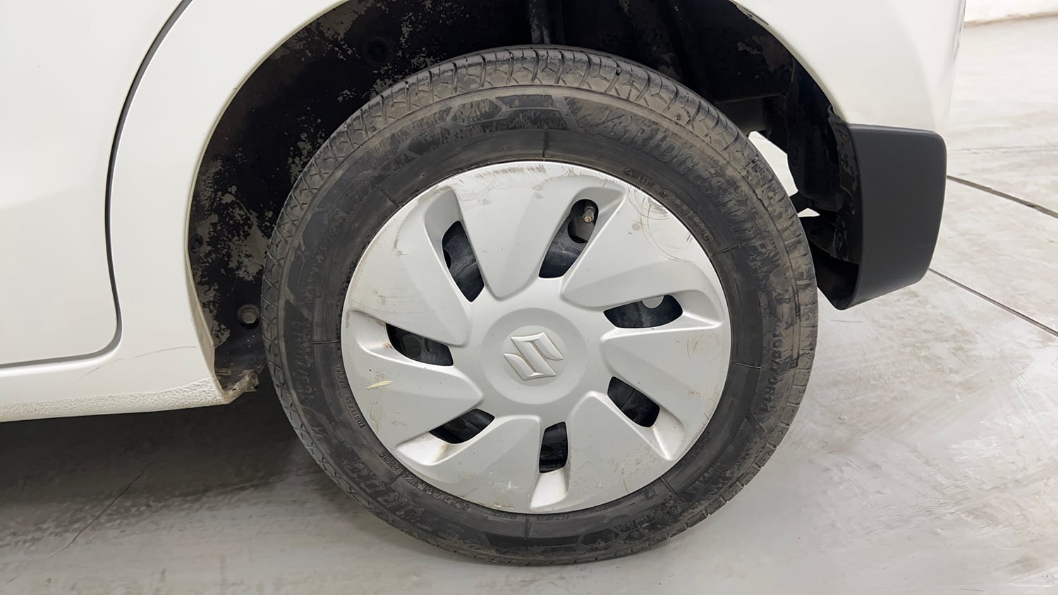Used 2015 Maruti Suzuki Celerio VXi AMT Petrol Automatic tyres LEFT REAR TYRE RIM VIEW