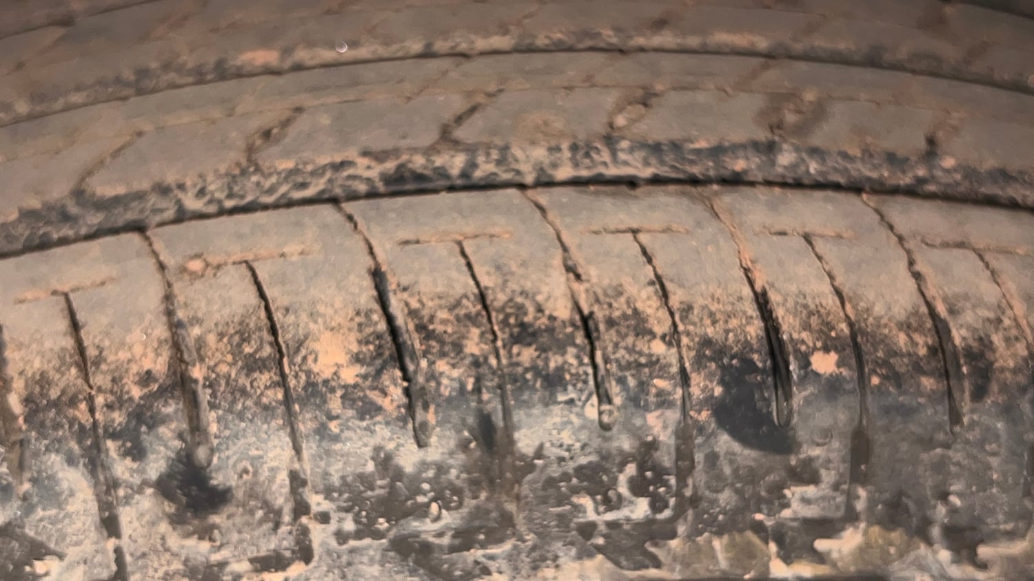 Used 2023 Maruti Suzuki Ignis Zeta 1.2 MT Petrol Manual tyres RIGHT REAR TYRE TREAD VIEW