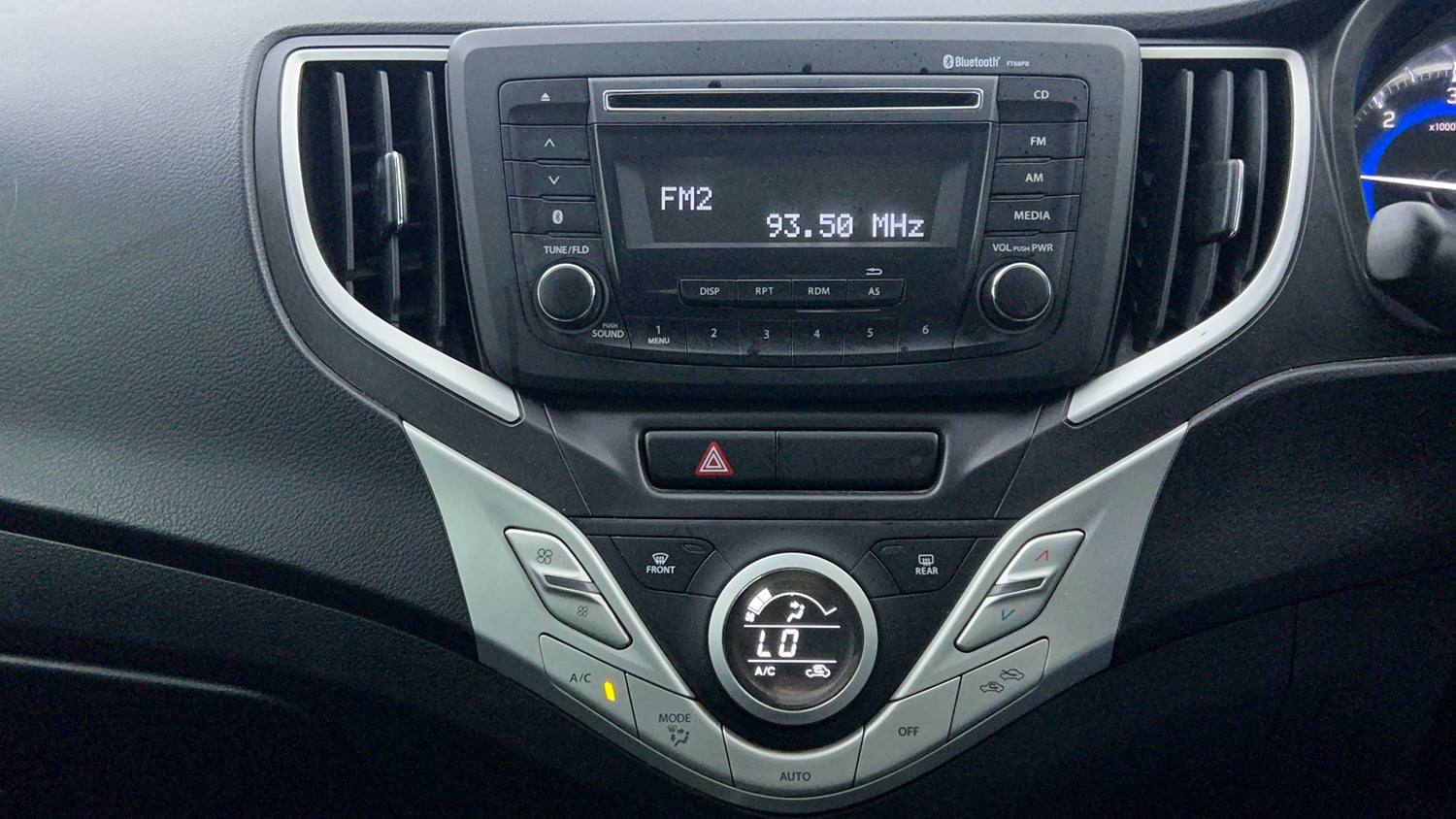 Used 2018 Maruti Suzuki Baleno Zeta 1.3 Diesel Manual interior MUSIC SYSTEM & AC CONTROL VIEW