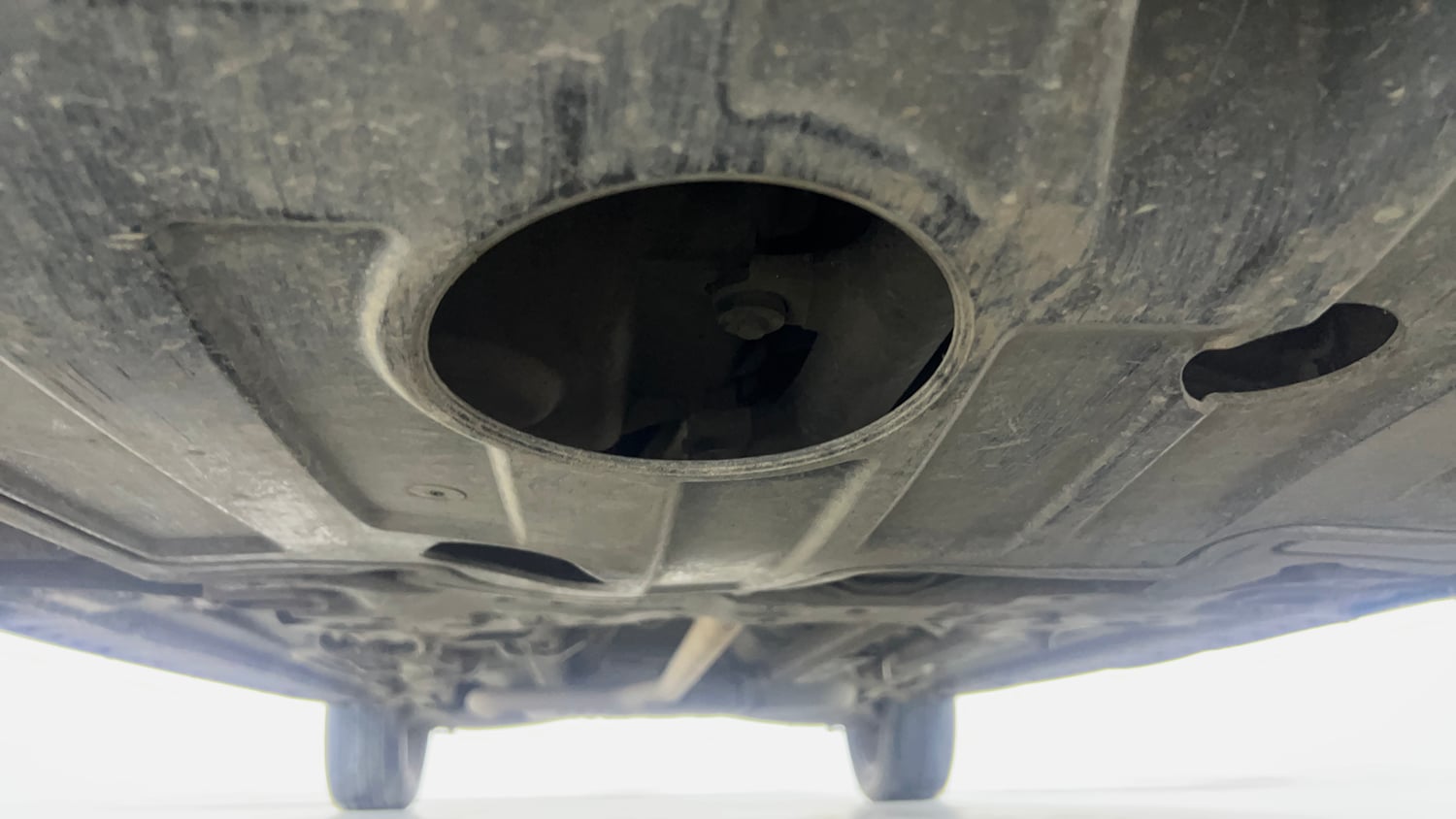 Used 2022 Hyundai Alcazar Signature (O) 6 STR 1.5 Diesel AT Diesel Automatic extra FRONT LEFT UNDERBODY VIEW