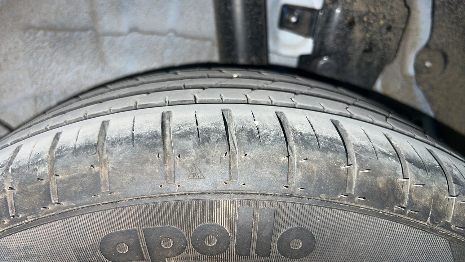 Used 2025 Hyundai New i20 Asta (O) 1.2 MT Petrol Manual tyres LEFT REAR TYRE TREAD VIEW