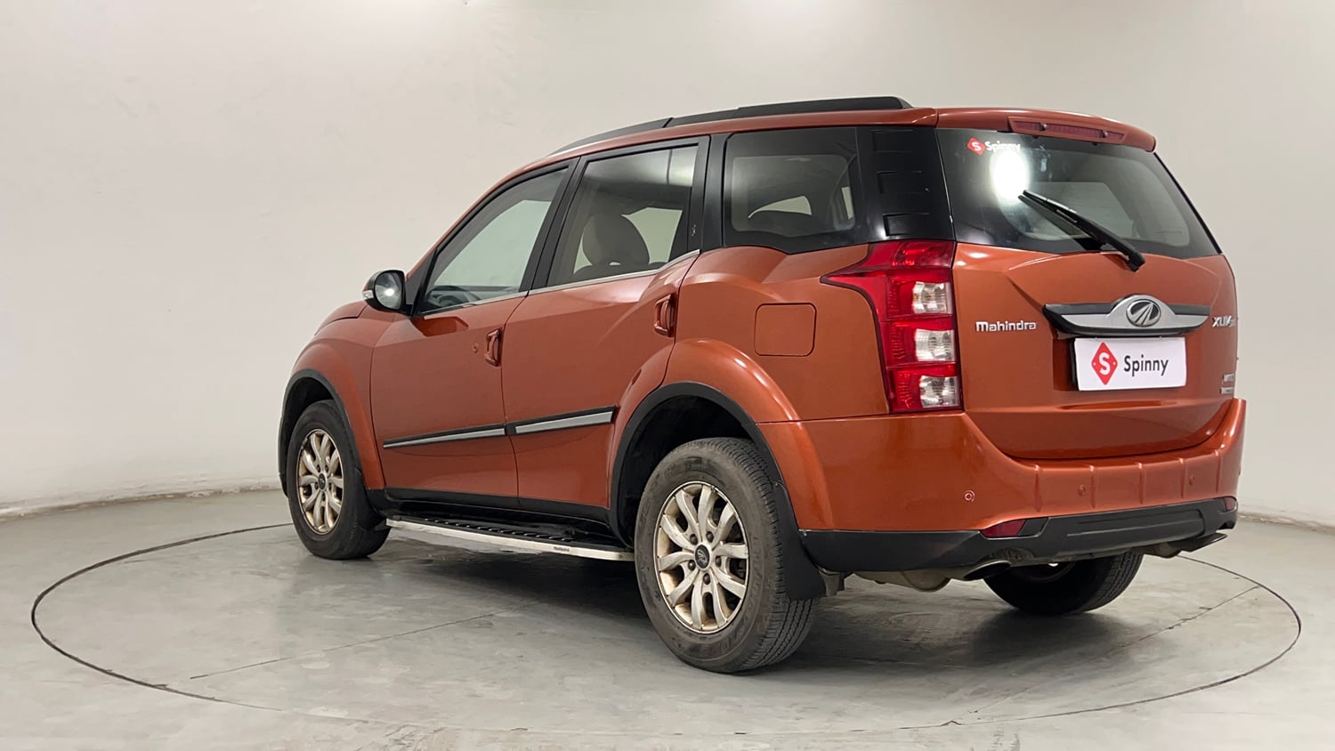 Used 2016 Mahindra XUV500 W10 AT Diesel Automatic exterior LEFT REAR CORNER VIEW