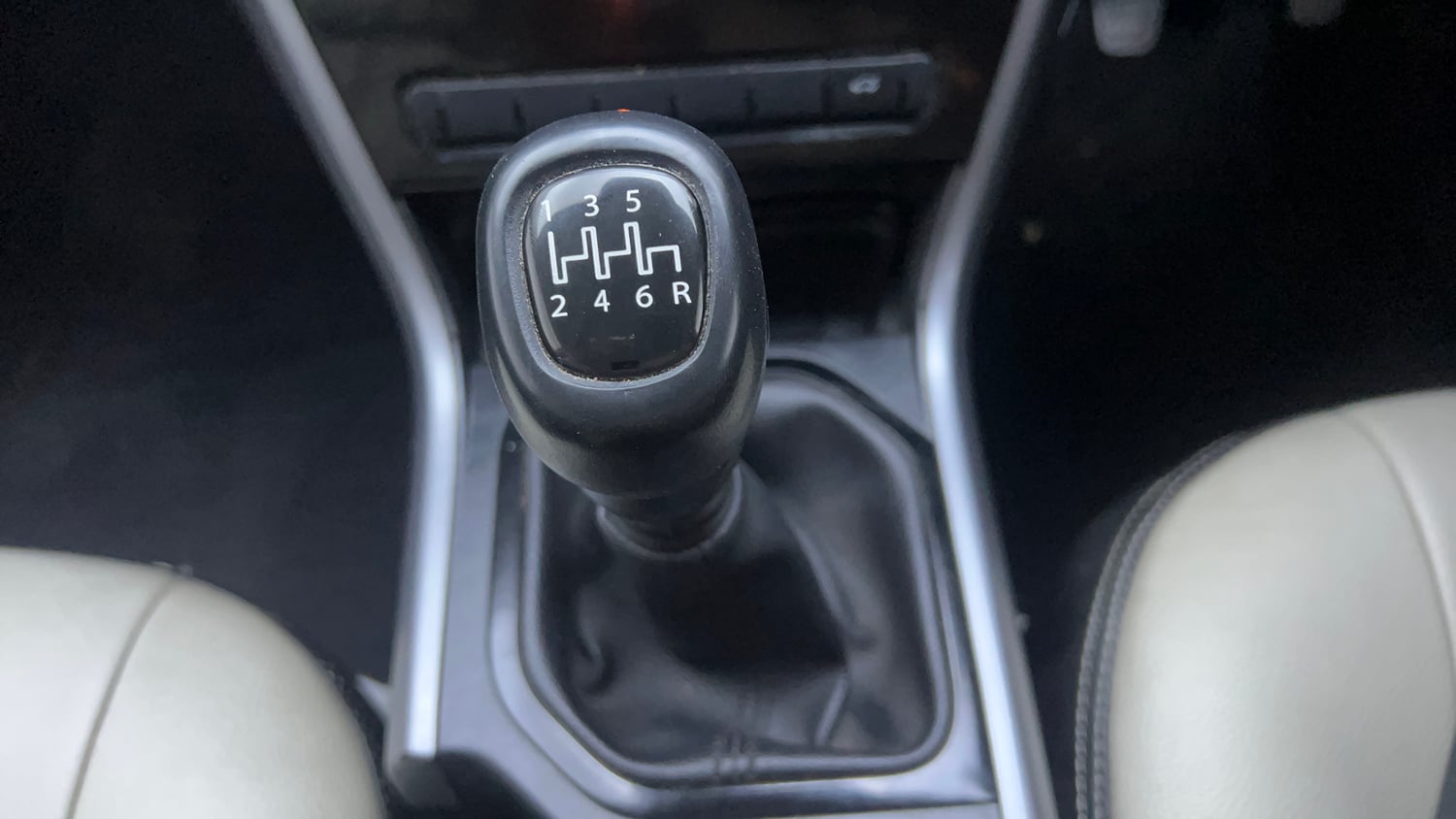 Used 2022 Tata Nexon XM (S) Diesel Diesel Manual interior GEAR  KNOB VIEW