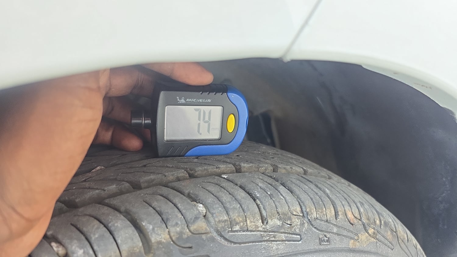 Used 2018 Maruti Suzuki Swift VDi Diesel Manual tyres RIGHT FRONT TYRE TREAD VIEW