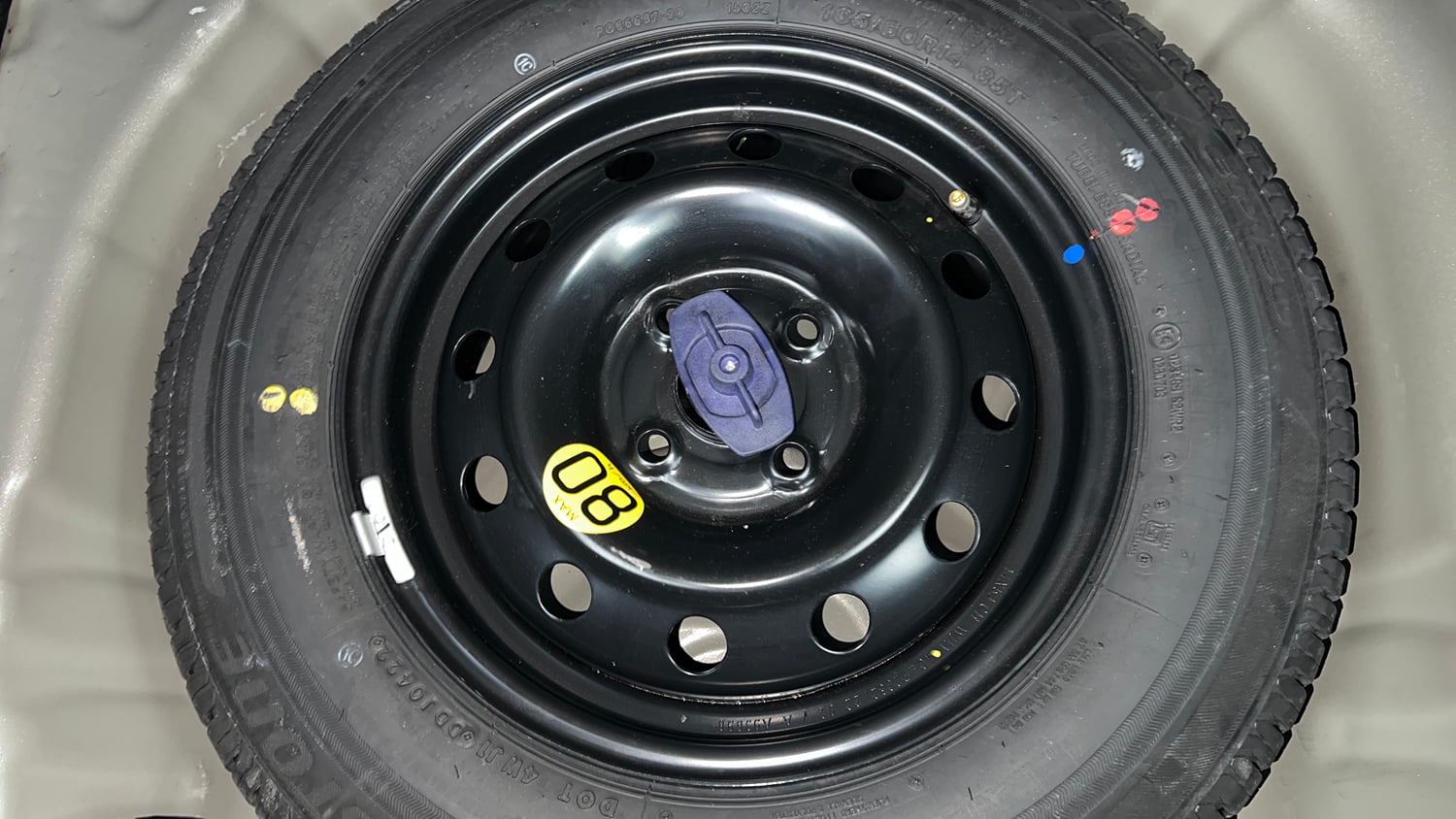 Used 2022 Maruti Suzuki Swift ZXi Petrol Manual tyres SPARE TYRE VIEW