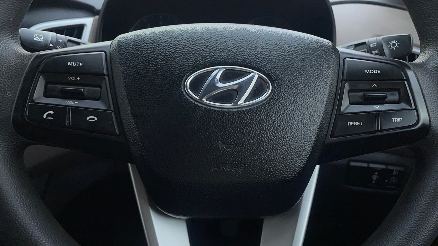 Used 2018 Hyundai Creta E Plus 1.6 Petrol Petrol Manual top_features Airbags