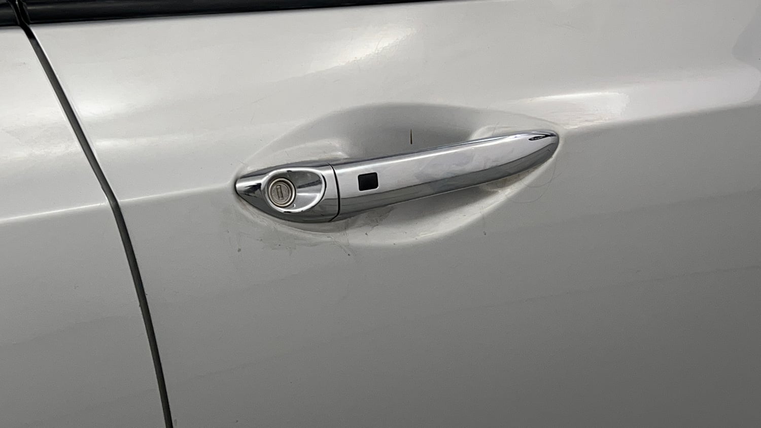 Used 2016 Hyundai Grand i10 Asta AT 1.2 Kappa VTVT Petrol Automatic dents MINOR SCRATCH
