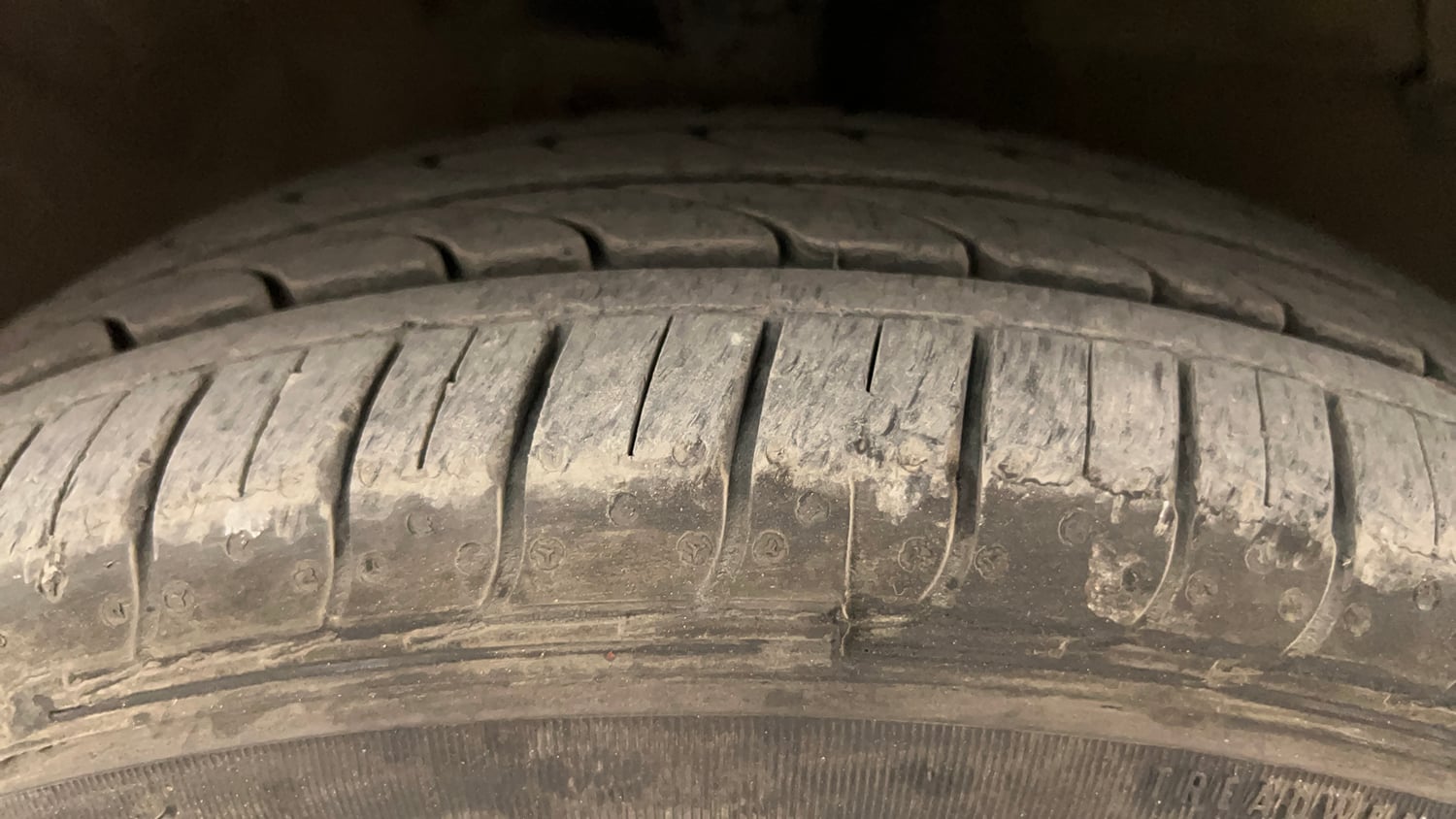Used 2015 Maruti Suzuki Celerio VXi AMT Petrol Automatic tyres RIGHT FRONT TYRE TREAD VIEW