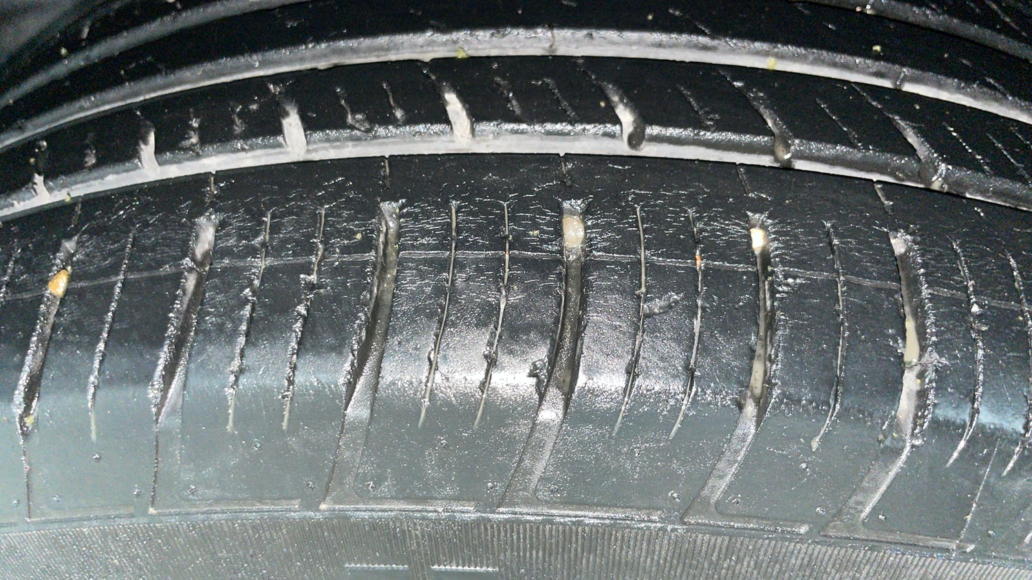 Used 2024 Tata Harrier XZA Plus (O) Dark Edition Diesel Automatic tyres LEFT FRONT TYRE TREAD VIEW