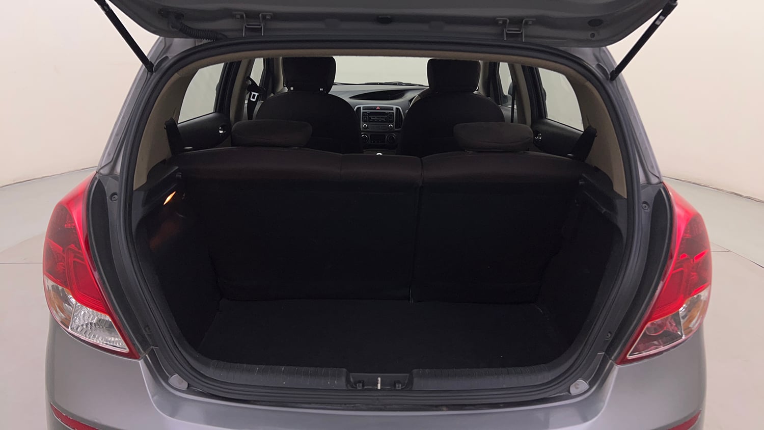 Used 2014 Hyundai i20 Sportz 1.2 Petrol Manual interior DICKY INSIDE VIEW