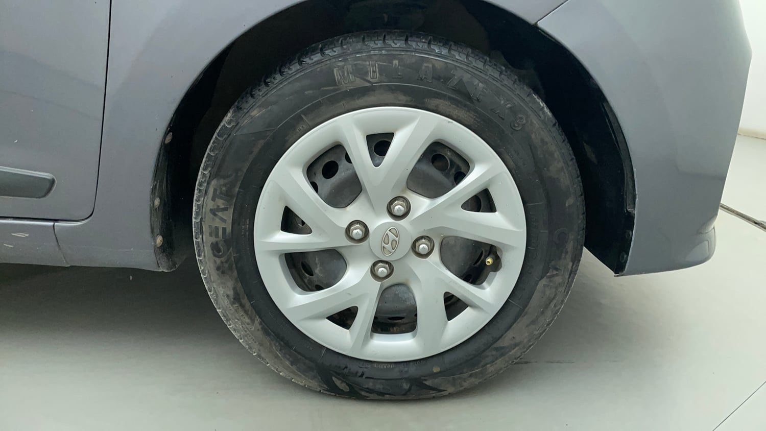 Used 2019 Hyundai Grand i10 Sportz 1.2 Kappa VTVT Petrol Manual engine ENGINE RIGHT SIDE HINGE & APRON VIEW