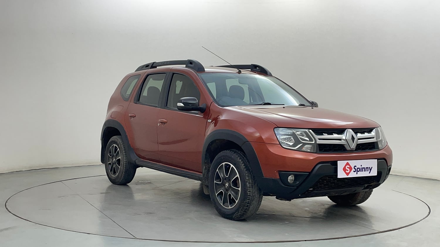 Used 2016 Renault Duster 85 PS RXS 4X2 MT Diesel Diesel Manual exterior RIGHT FRONT CORNER VIEW
