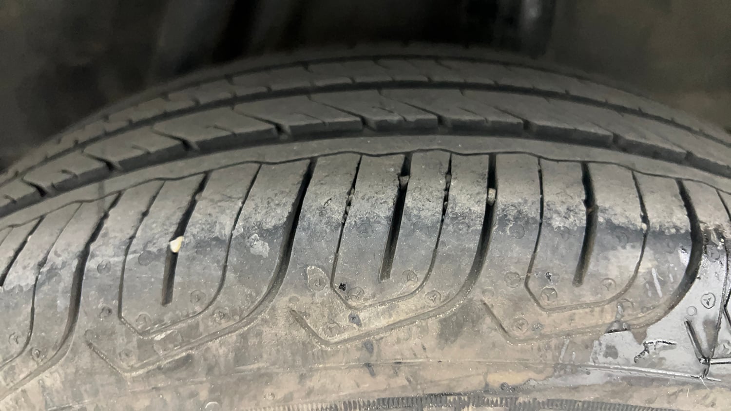 Used 2016 Honda City V Petrol Manual tyres LEFT REAR TYRE TREAD VIEW