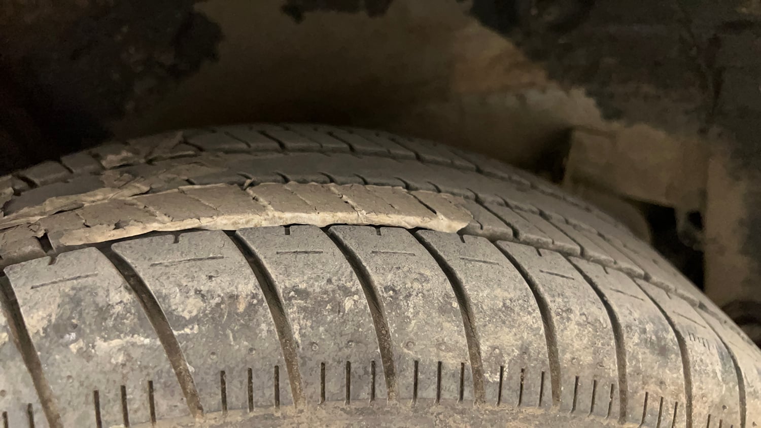 Used 2022 Honda Amaze S CVT 1.2 Petrol Petrol Automatic tyres RIGHT REAR TYRE TREAD VIEW