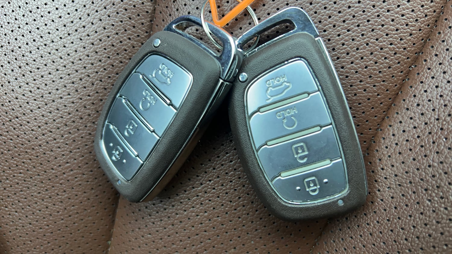 Used 2022 Hyundai Alcazar Signature (O) 6 STR 1.5 Diesel AT Diesel Automatic extra CAR KEY VIEW