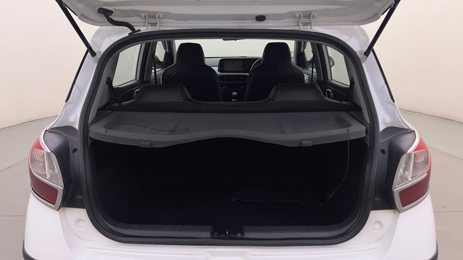 Used 2022 Hyundai Grand i10 Nios Sportz 1.2 Kappa VTVT Petrol Manual interior DICKY INSIDE VIEW